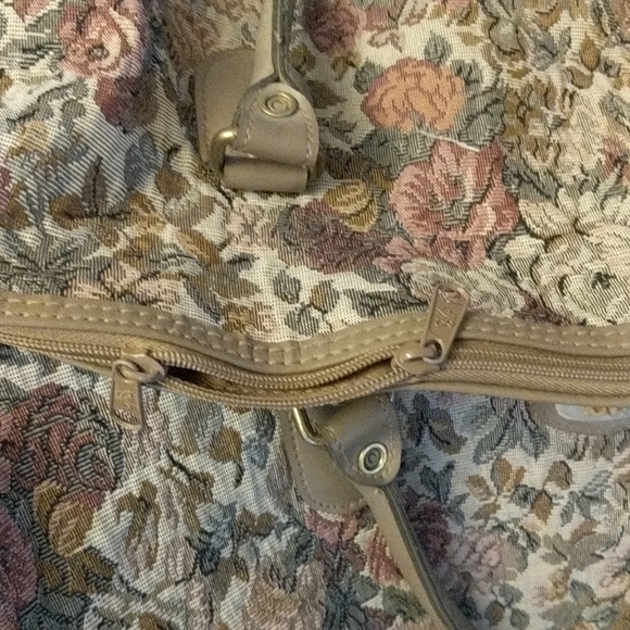 Vintage floral Diane von Furstenberg carpet bag - Picture 2 of 4